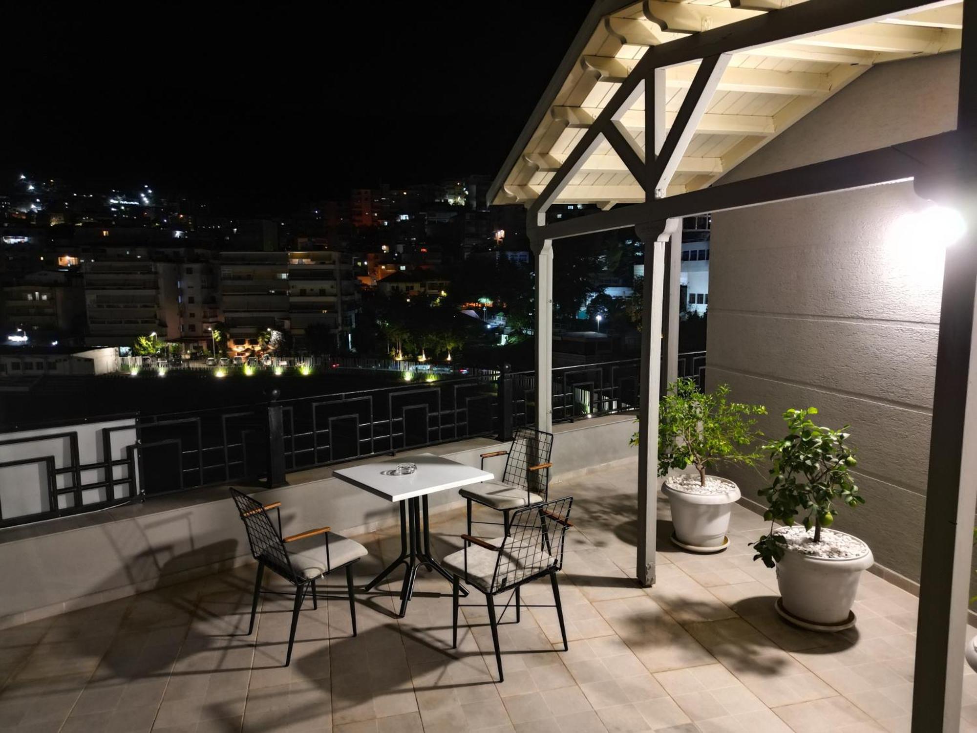 Rs Skendo Apartments Gjirokastër Esterno foto