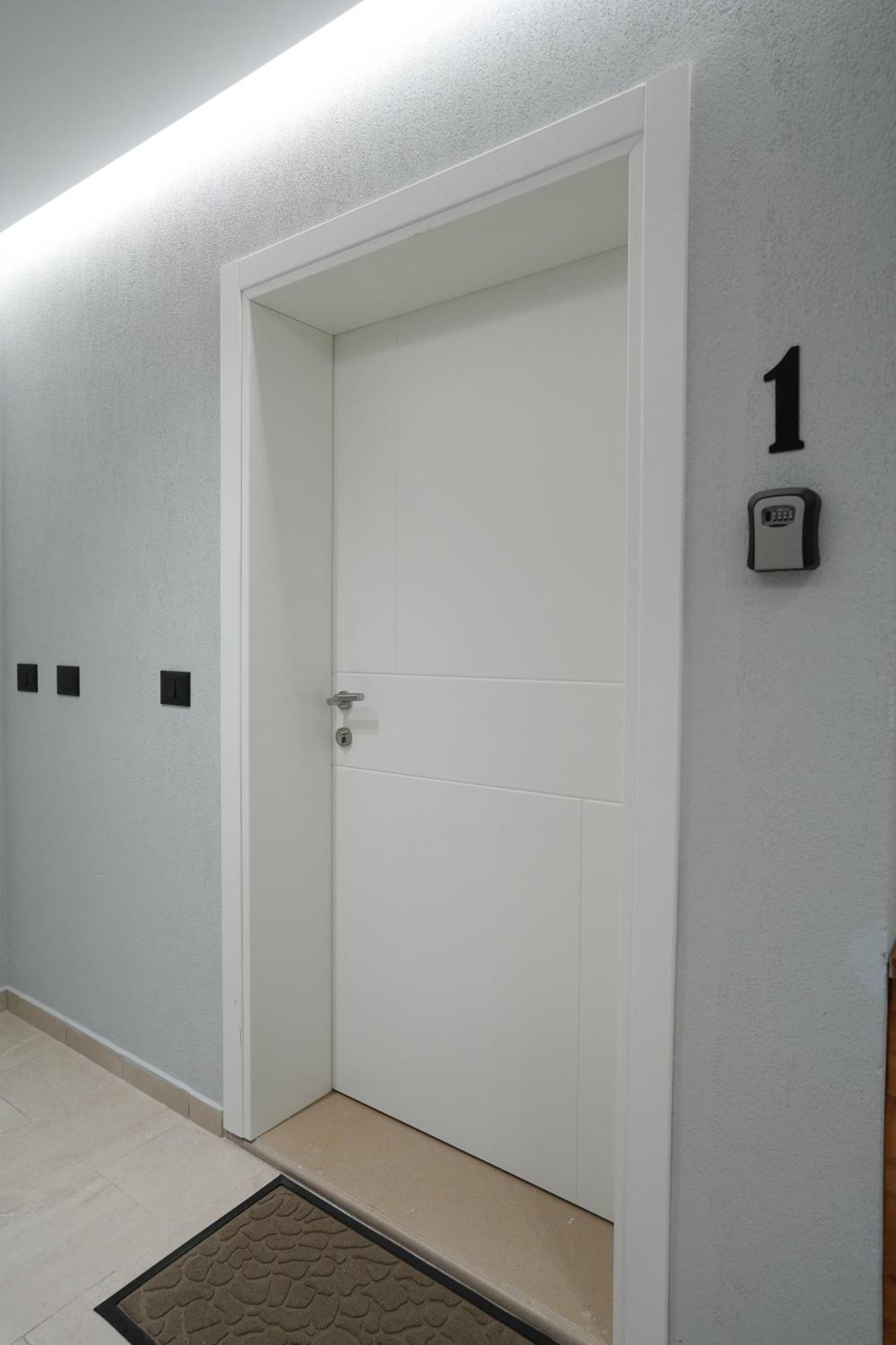 Rs Skendo Apartments Gjirokastër Esterno foto